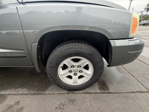 Used 2005 Dodge Dakota Laramie w/ Sport Appearance Group AWD/4WD image 8