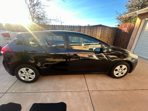 Used 2017 Kia Forte LX image 5