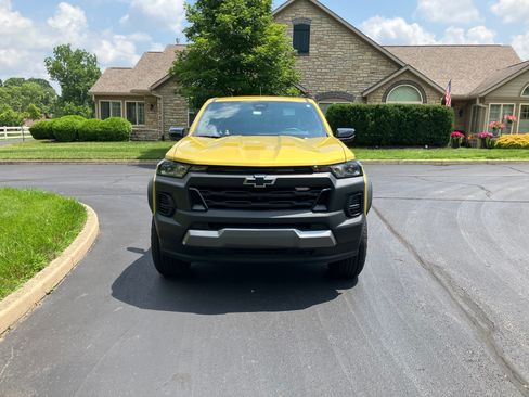Used 2023 Chevrolet Colorado Trail Boss w/ Technology Package AWD/4WD image 1