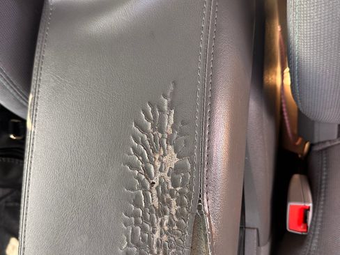 Used 2016 Chevrolet Traverse LT image 5