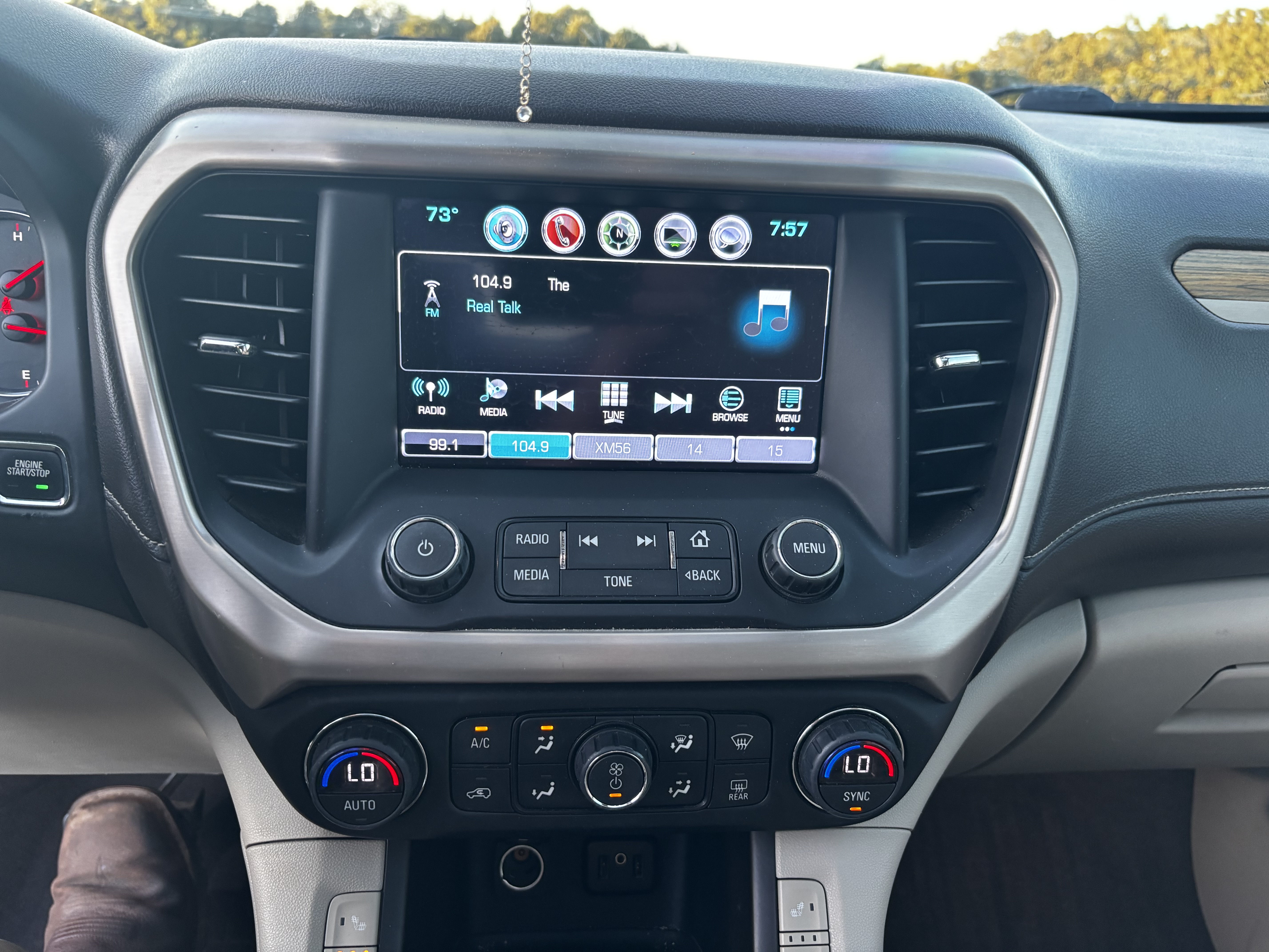 Used 2019 GMC Acadia Denali w/ Technology Package AWD/4WD image 9