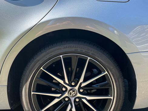 Used 2022 Toyota Camry SE FWD image 4