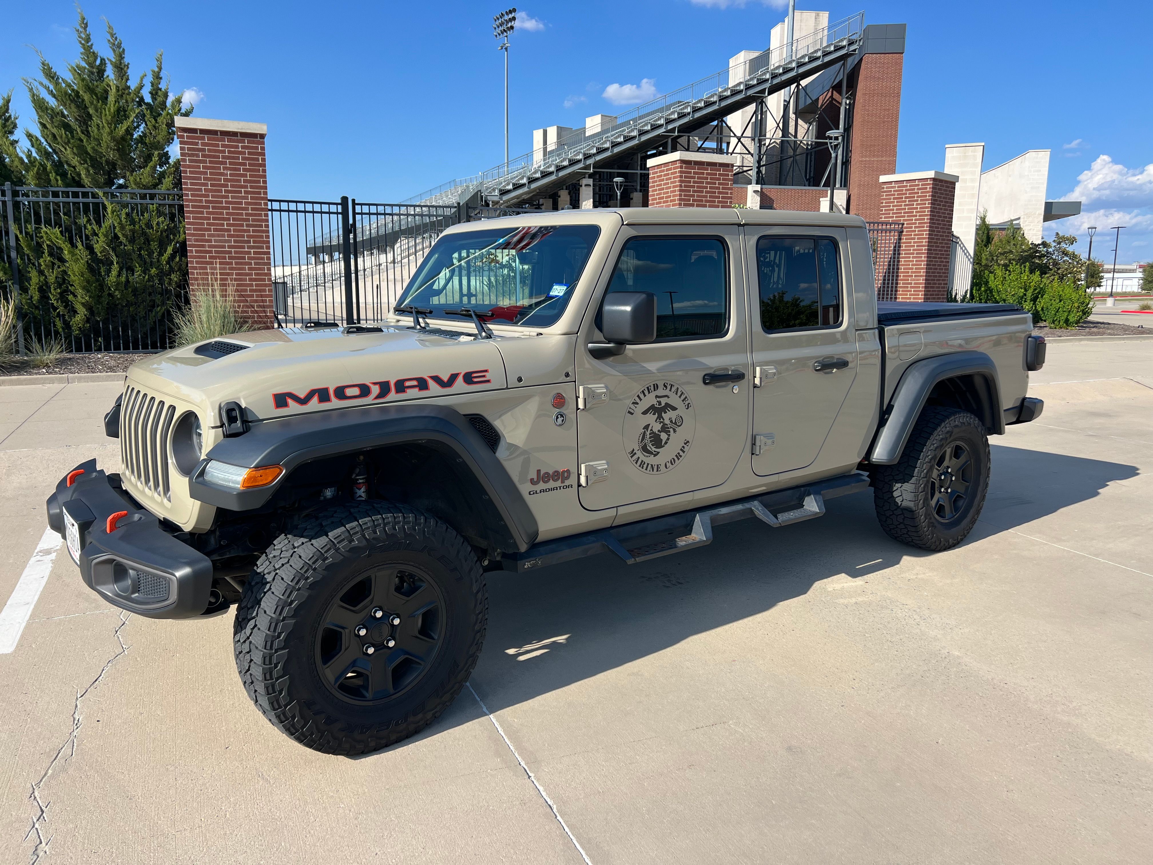 Used 2020 Jeep Gladiator Mojave AWD/4WD image 2