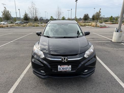 Used 2018 Honda HR-V EX-L image 1