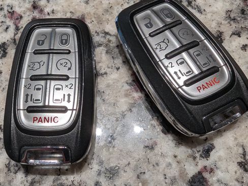 Used 2018 Chrysler Pacifica Limited w/ Advanced Safetytec Group image 8