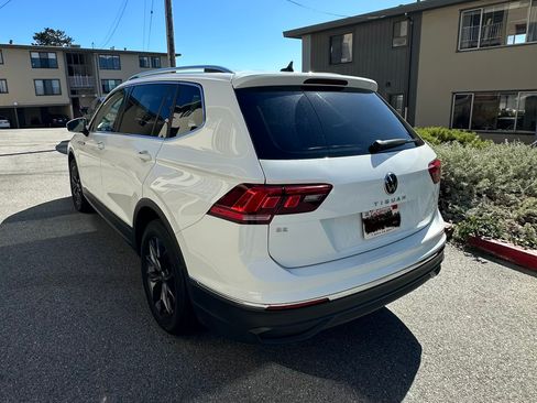 Used 2022 Volkswagen Tiguan SE FWD image 5