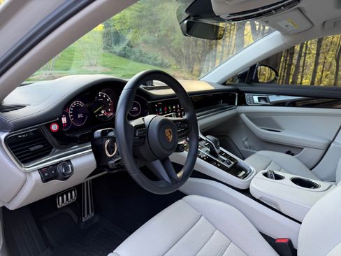 Used 2023 Porsche Panamera 4S image 9