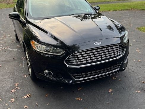 Used 2016 Ford Fusion Energi Titanium image 2