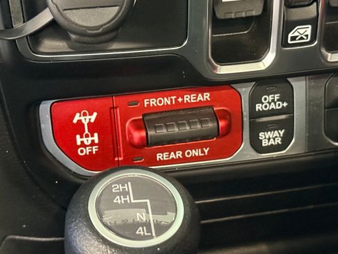 Used 2023 Jeep Wrangler Unlimited Rubicon w/ Xtreme 35 Tire Package AWD/4WD image 12