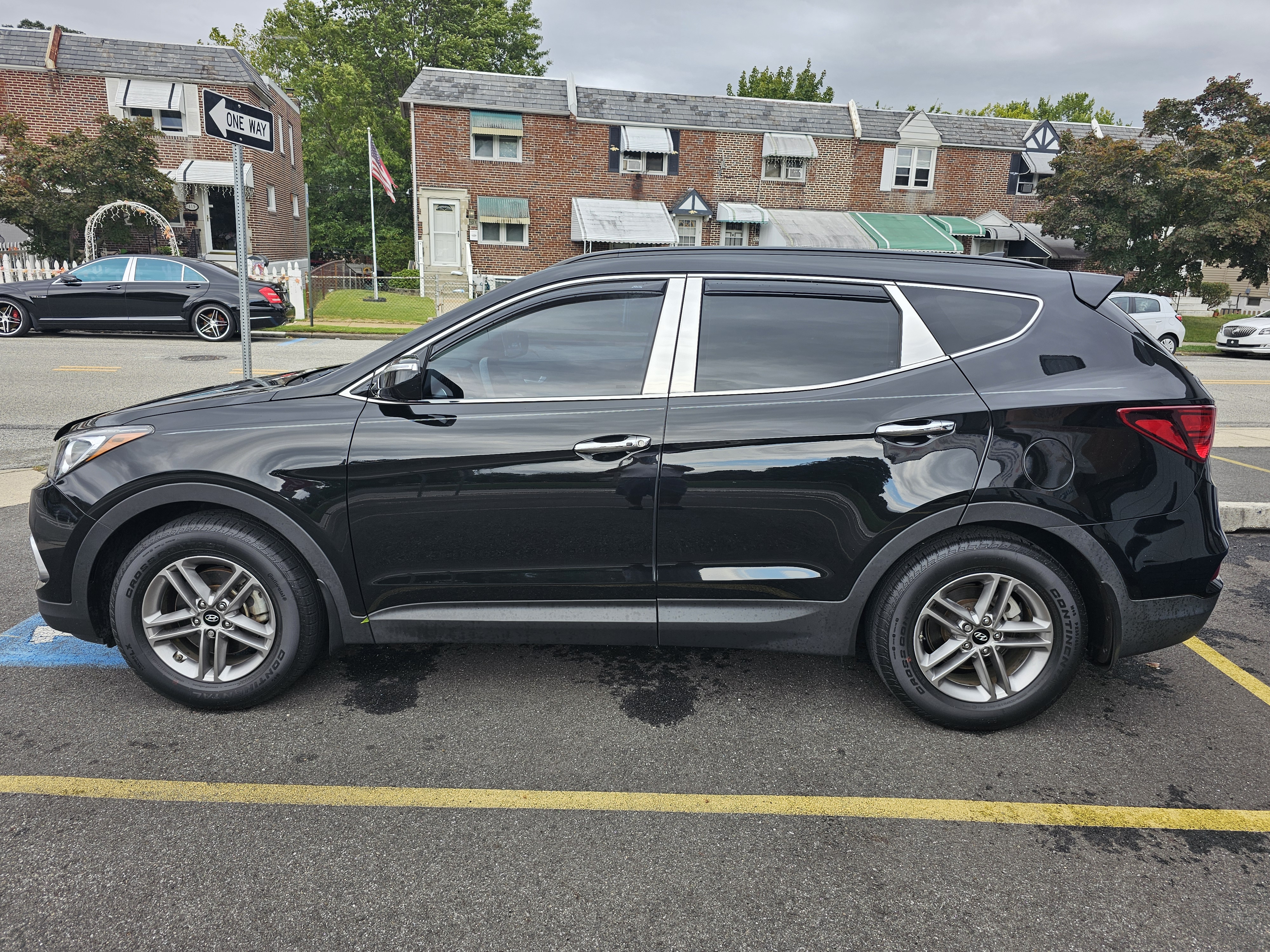 Used 2018 Hyundai Santa Fe Sport w/ 2.4L Tech Package 04 AWD/4WD image 2