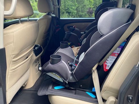 Used 2018 Nissan Titan SL image 12