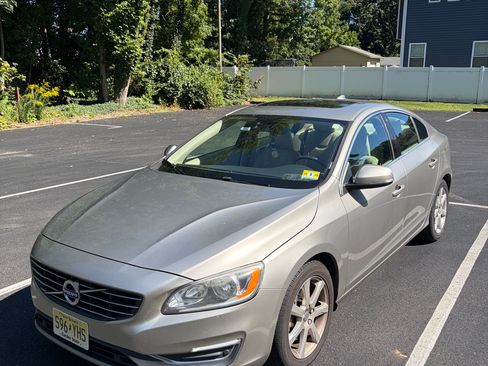 Used 2016 Volvo S60 T5 Premier AWD/4WD image 2