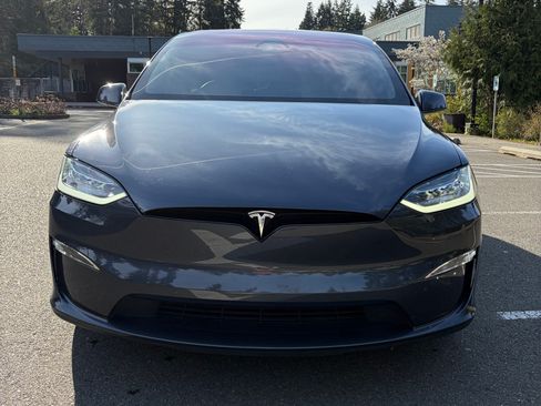 Used 2023 Tesla Model X image 2