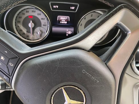 Used 2015 Mercedes-Benz GLA 250 4MATIC image 9