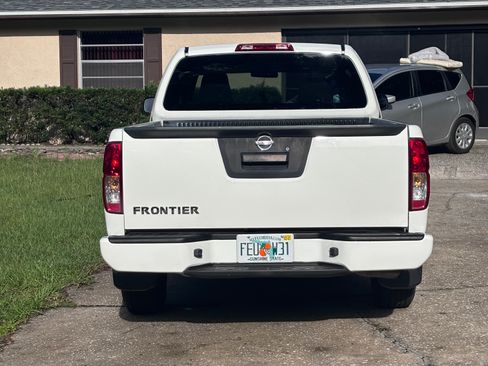 Used 2018 Nissan Frontier S RWD image 6