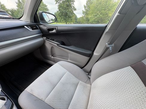 Used 2012 Toyota Camry LE FWD image 22