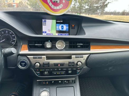 Used 2013 Lexus ES 300h w/ Premium Pkg image 9