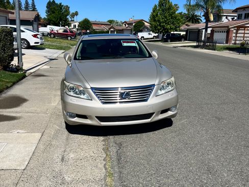 Used 2010 Lexus LS 460 L RWD image 10