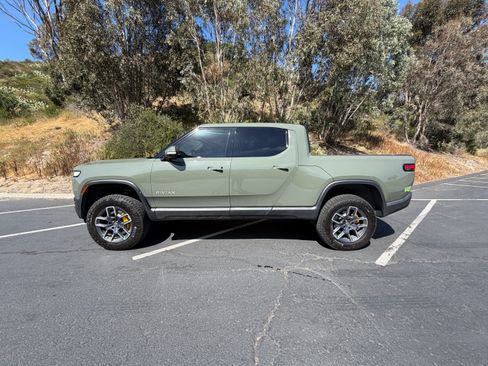 Used 2022 Rivian R1T Launch Edition image 6