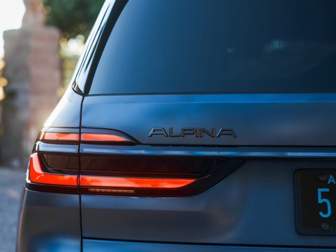 Used 2024 BMW ALPINA XB7 image 5