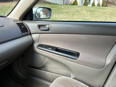 Used 2006 Toyota Camry LE image 10