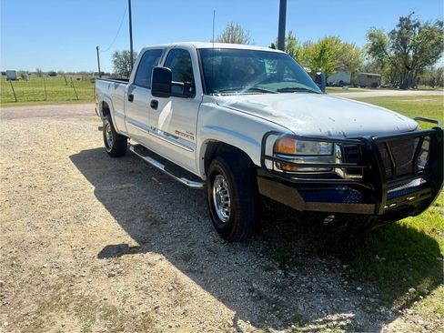 Used 2006 GMC Sierra 2500 SLE w/ Heavy-Duty Power Package image 2