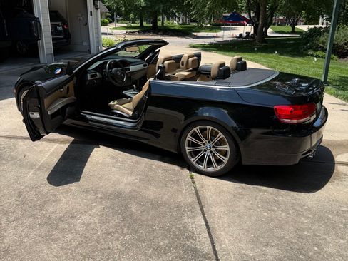 Used 2009 BMW M3 Convertible RWD image 4