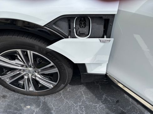 Used 2026 Cadillac Lyriq Premium Luxury w/ LPO, Floor Liner Package RWD image 6