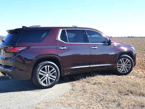 Used 2022 Chevrolet Traverse High Country w/ LPO, Cargo Package image 4