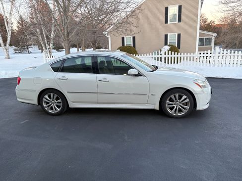 Used 2008 INFINITI M35 w/ Technology Pkg RWD image 1