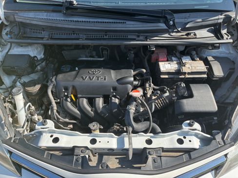 Used 2017 Toyota Yaris L image 28