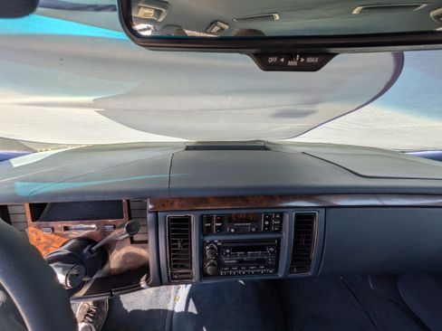 Used 1993 Cadillac Fleetwood Sedan image 15