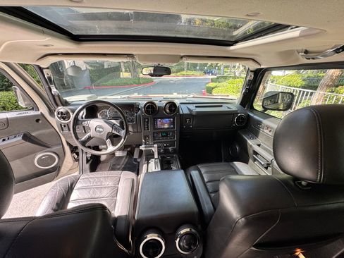 Used 2005 HUMMER H2 w/ Preferred Equipment Group AWD/4WD image 11