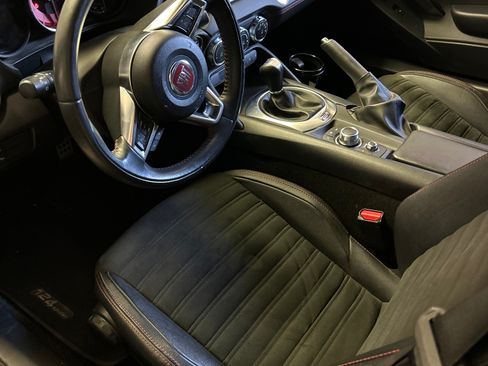 Used 2017 FIAT 124 Spider Abarth image 5