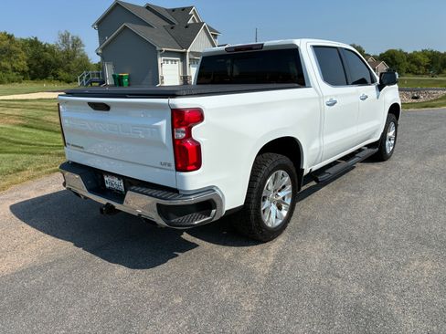 Used 2019 Chevrolet Silverado 1500 LTZ w/ LTZ Premium Package AWD/4WD image 9