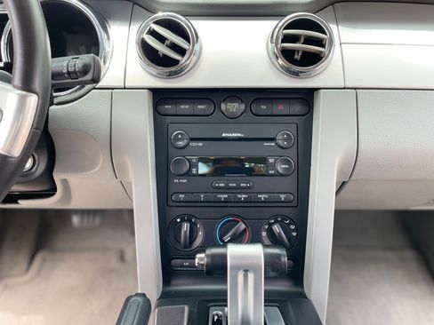 Used 2005 Ford Mustang GT image 23