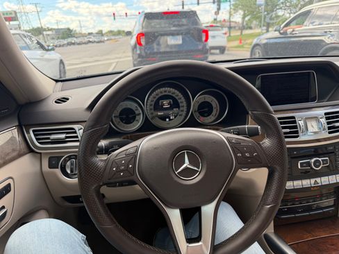 Used 2014 Mercedes-Benz E 250 BlueTEC 4MATIC Sedan image 13