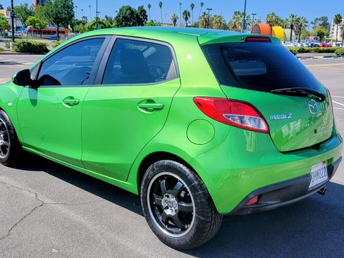 Used 2013 MAZDA MAZDA2 Sport FWD image 2