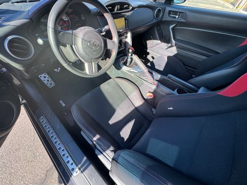 Used 2015 Scion FR-S image 9