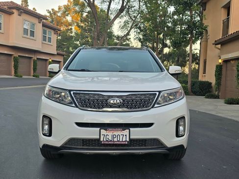 Used 2015 Kia Sorento SX image 1