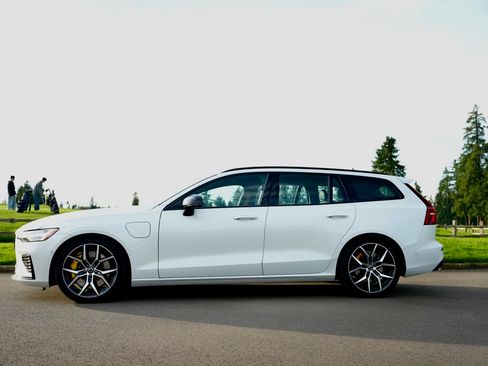 Used 2025 Volvo V60 T8 Polestar w/ Protection Package Premier image 9