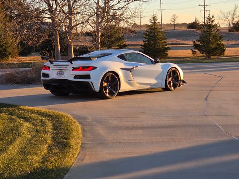 Used 2024 Chevrolet Corvette Z06 w/ Z07 Performance Package image 12