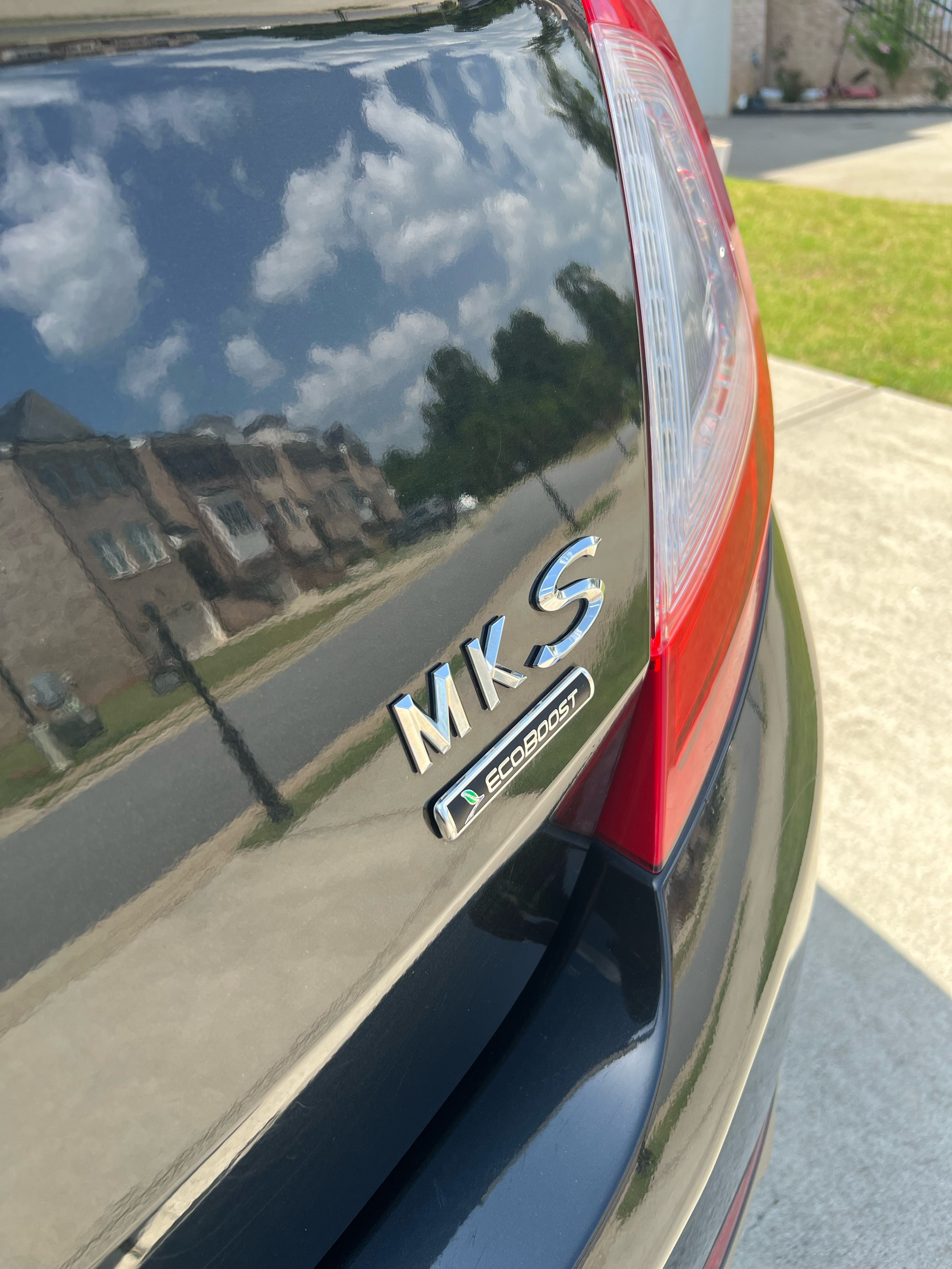 Used 2013 Lincoln MKS AWD image 15