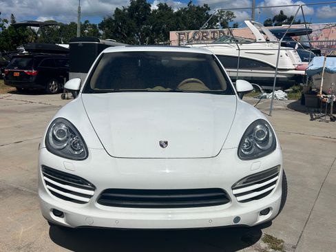 Used 2013 Porsche Cayenne image 9
