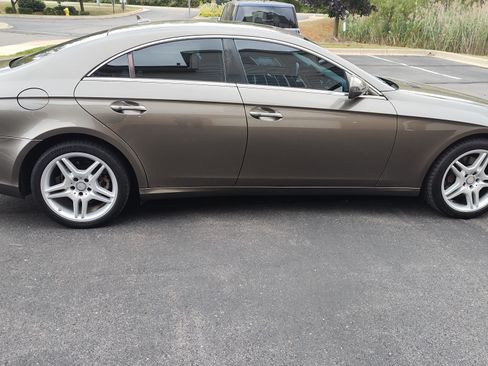 Used 2010 Mercedes-Benz CLS 550 image 17