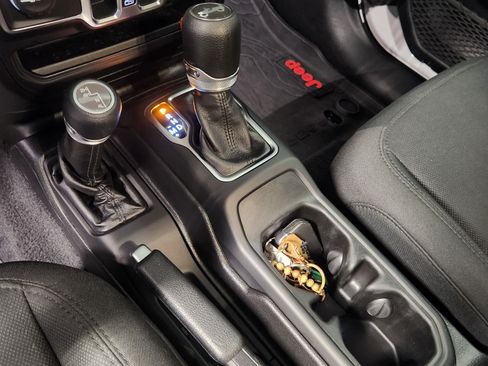 Used 2019 Jeep Wrangler Unlimited Sport S image 27