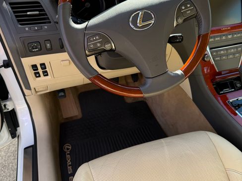 Used 2010 Lexus ES 350 FWD image 6