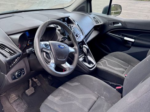 Used 2017 Ford Transit Connect XLT image 5