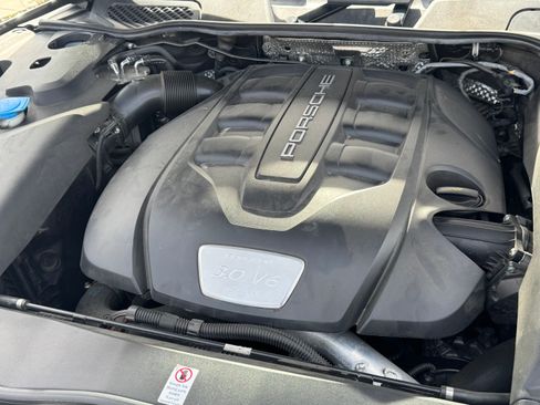 Used 2016 Porsche Cayenne Diesel image 21