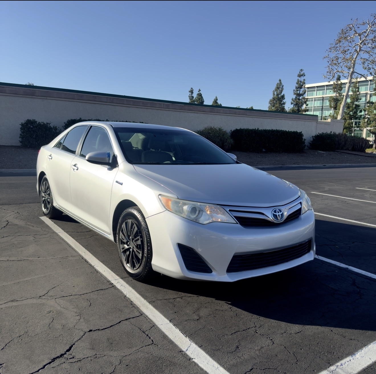 Used 2014 Toyota Camry LE FWD image 5